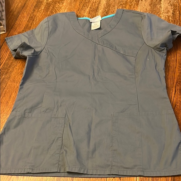 Scrubstar Tops - Scrubstar Gray Short Sleeve Tee for Effortless Style